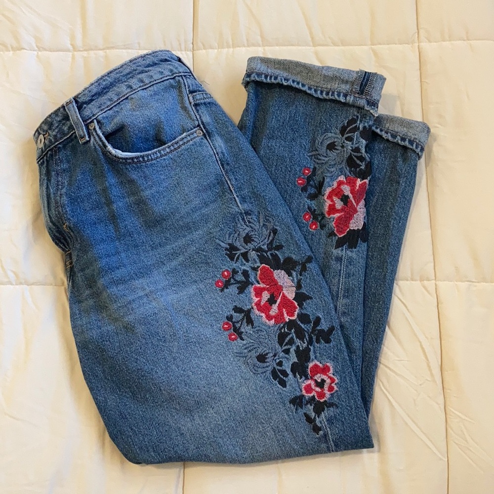 Flower embroidered h&m jeans
